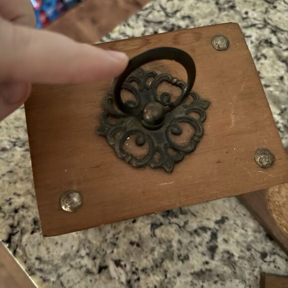 Vintage 1970’s Lot of 8 Wooden Drink Coasters w/ Cork & Brass Decorative Handle - Picture 4 of 6